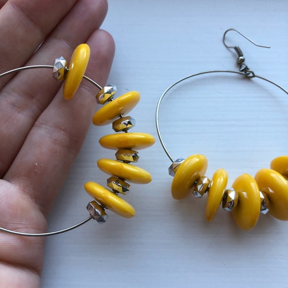 Chic yellow & silver beaded drop hoop earrings - Picture 6 of 7
